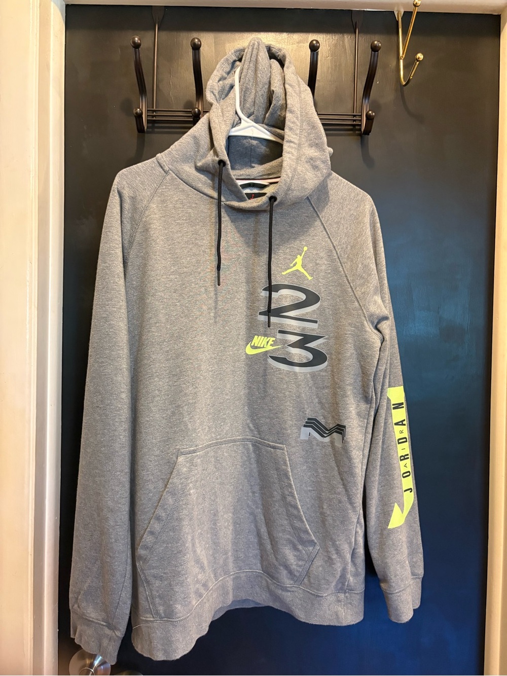 Nike Sport DNA Hoodie Air Jordan 23 Men’s Medium Kangaroo Pockets Jump man Logo